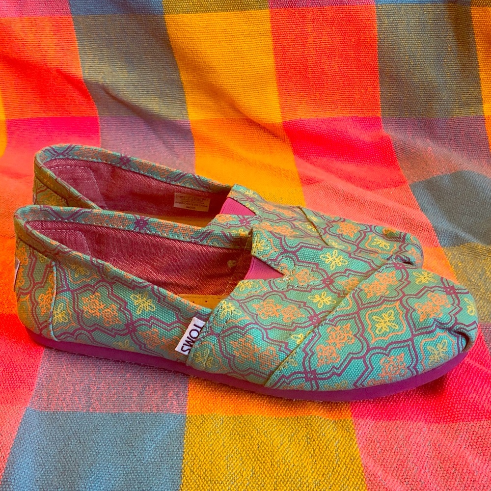 Boho Classic Toms teal pink orange yellow size 7